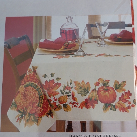Harvest Oval New In Package Bardwil Thanksgiving Turkey Pumpkin Table Cloth - Picture 1 of 8